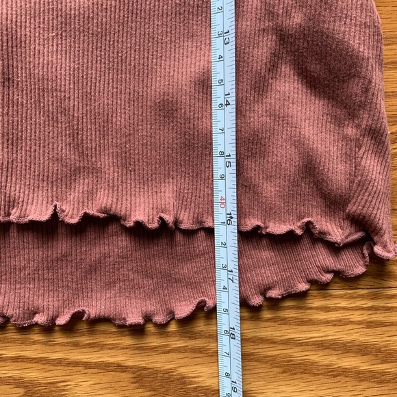 NWOT Cropped Tee with Lettuce Hem - Picture 4 of 5